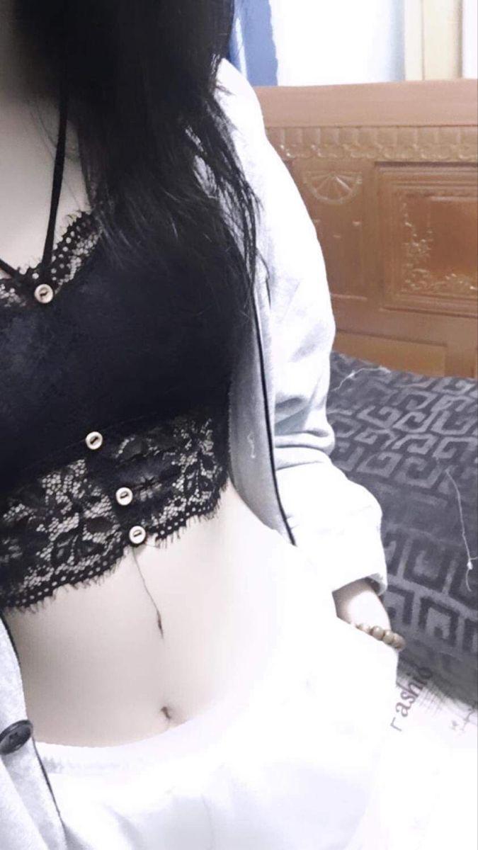 Gái xinh tấm trong áo crop top đẹp