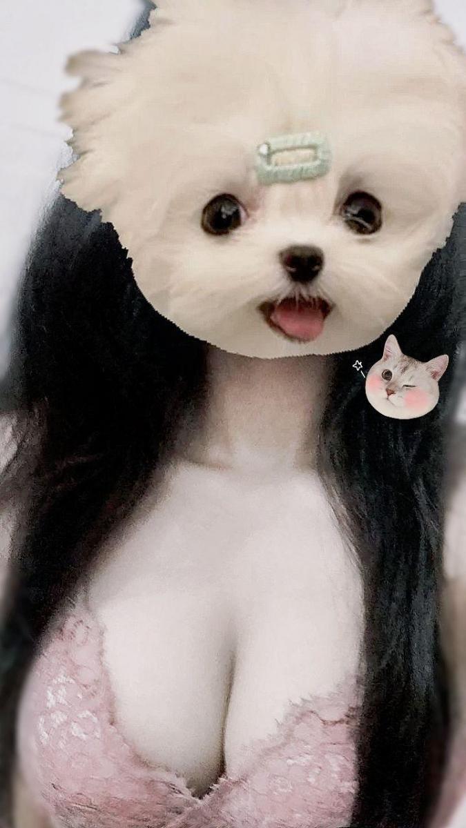 Ảnh gái xinh đi chơi với ngực bự và siêu xinh