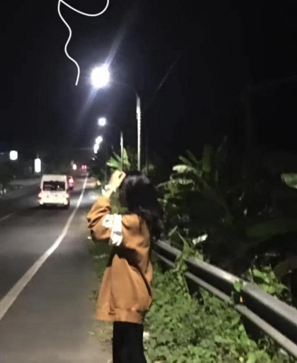 Gái xinh nóng bỏng trong đêm tối