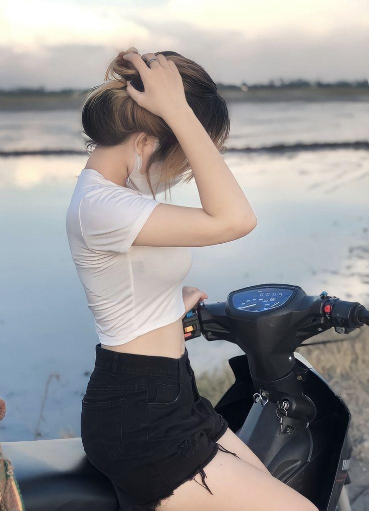 Ảnh gái xinh không mặc áo trong bộ sưu tập công sở