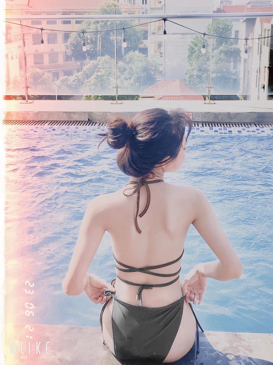 Gái xinh cute bikini khoe dáng quyến rũ
