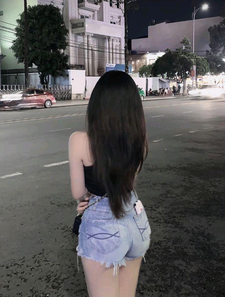 Ảnh gái xinh mặc quần jean ngắn đẹp