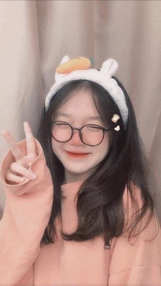Gái Xinh Đẹp Đeo Mắt Kính