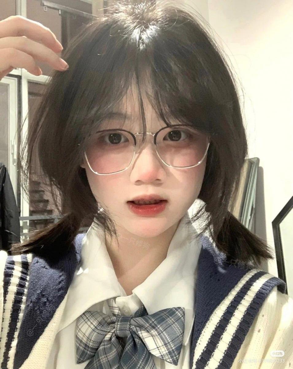 Ảnh gái xinh đeo kính đẹp mắt