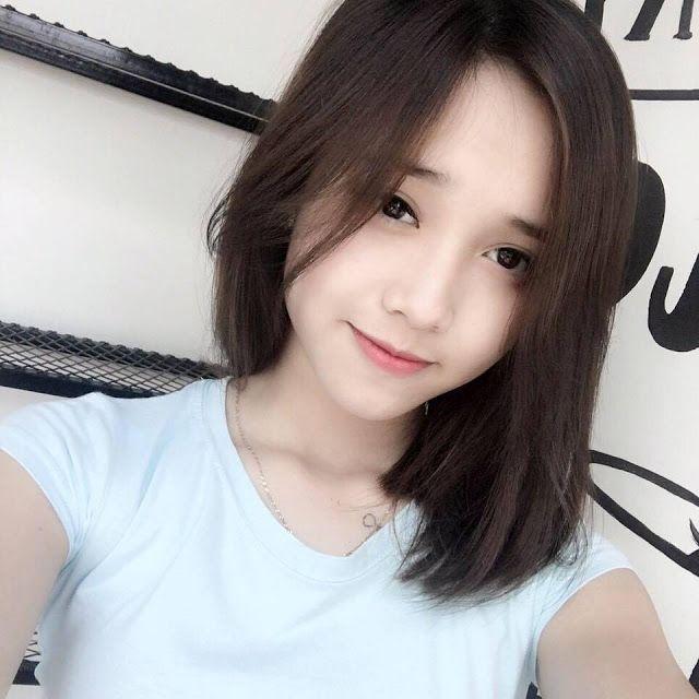 Ảnh gái đẹp ngực bự và vú to xinh cute