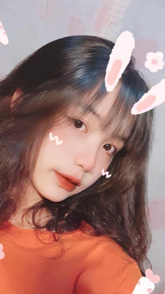 Ảnh gái xinh che mặt với hoa đẹp