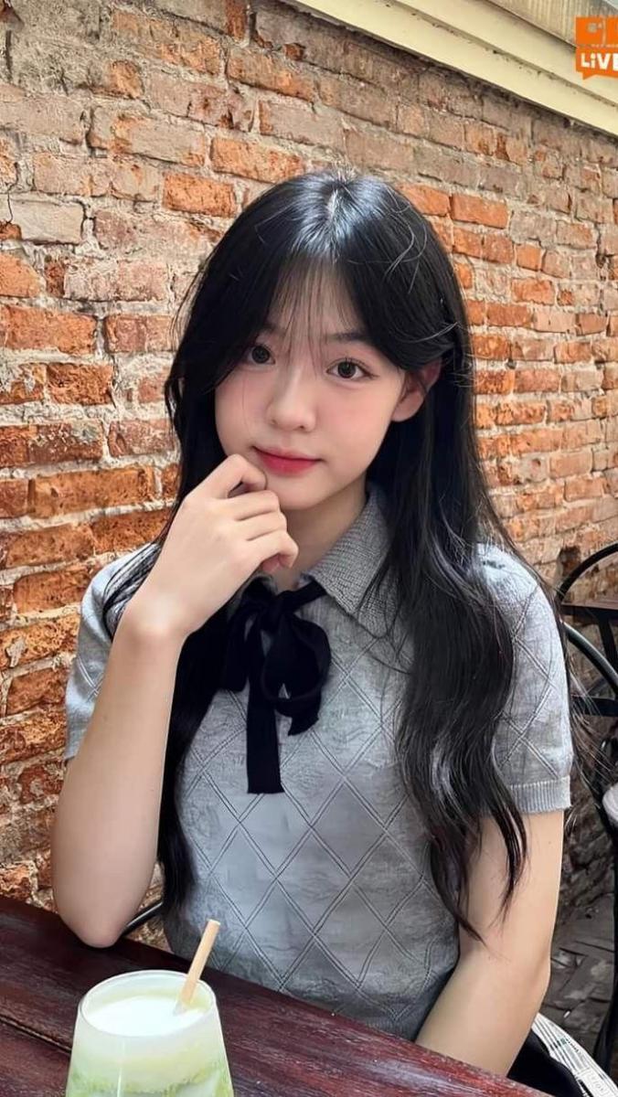 Cô gái xinh mặc áo ngực đẹp