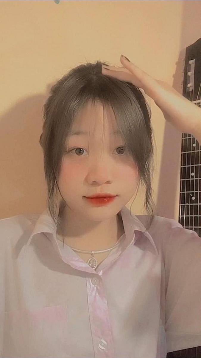 Gái Xinh Trắng Với Nụ Cười