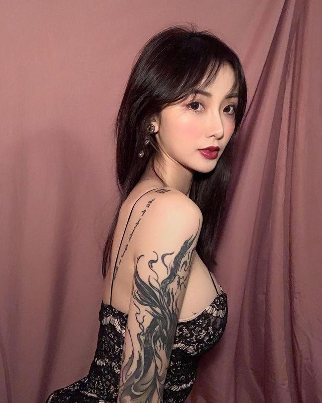Hình ảnh gái xinh dễ thương với ngực to