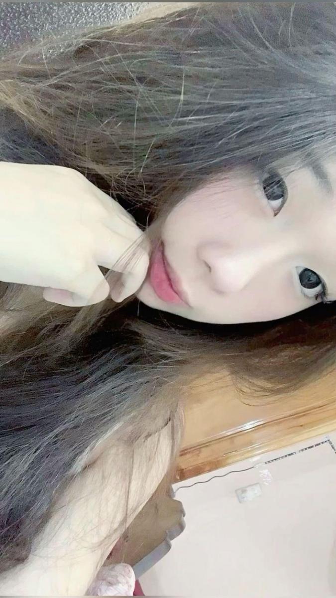 Ảnh gái xinh kute nằm ngang mới nhất