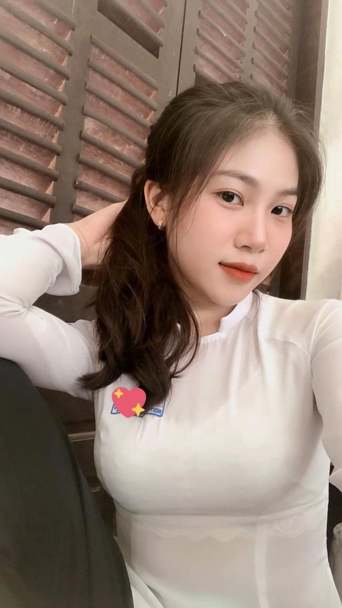 Gái xinh bigo trong bộ áo sắc đẹp