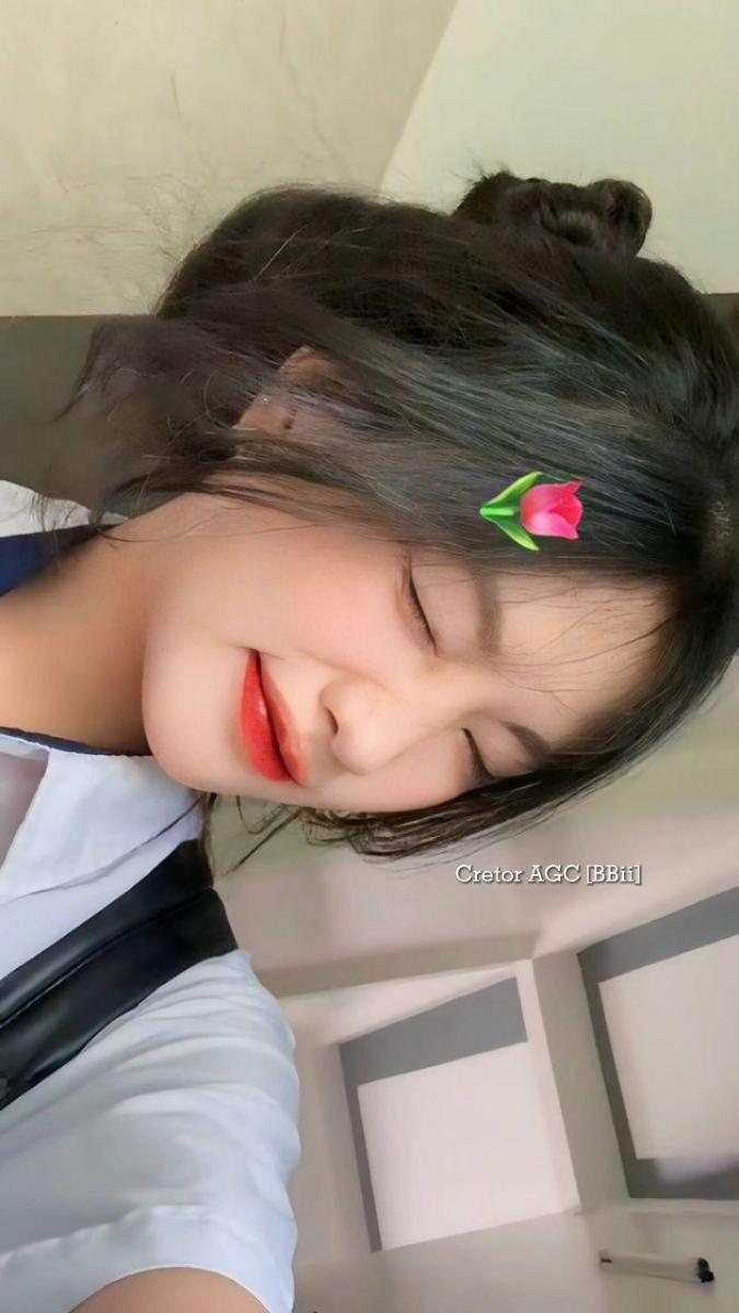 Ảnh gái cute xinh với tóc đen dài mi