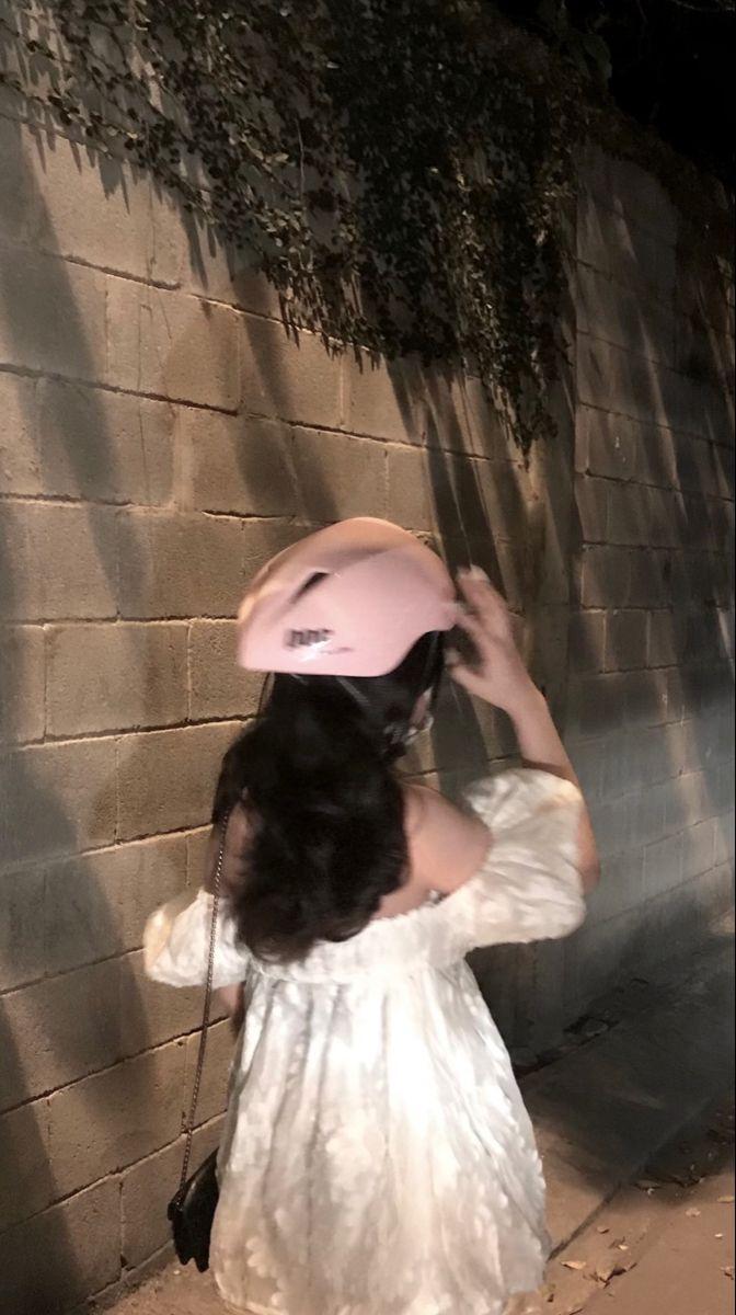 Gái Xinh Che Mặt Ngực To Mũ Bảo Hiểm
