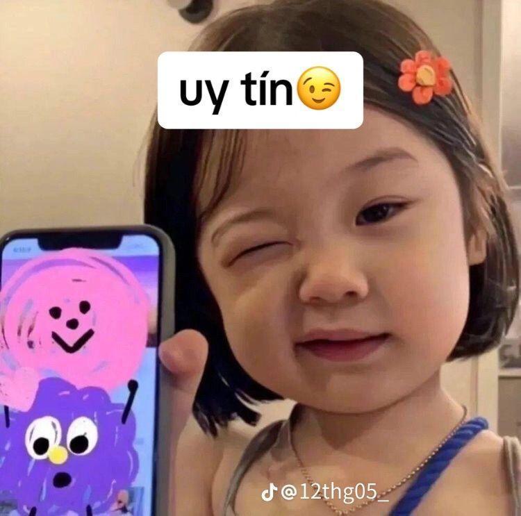 Ảnh nữ xinh cute che mặt, biểu cảm hạnh phúc