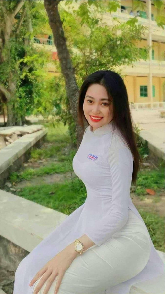 Ảnh gái xinh khoe hàng, dáng ngon và cute