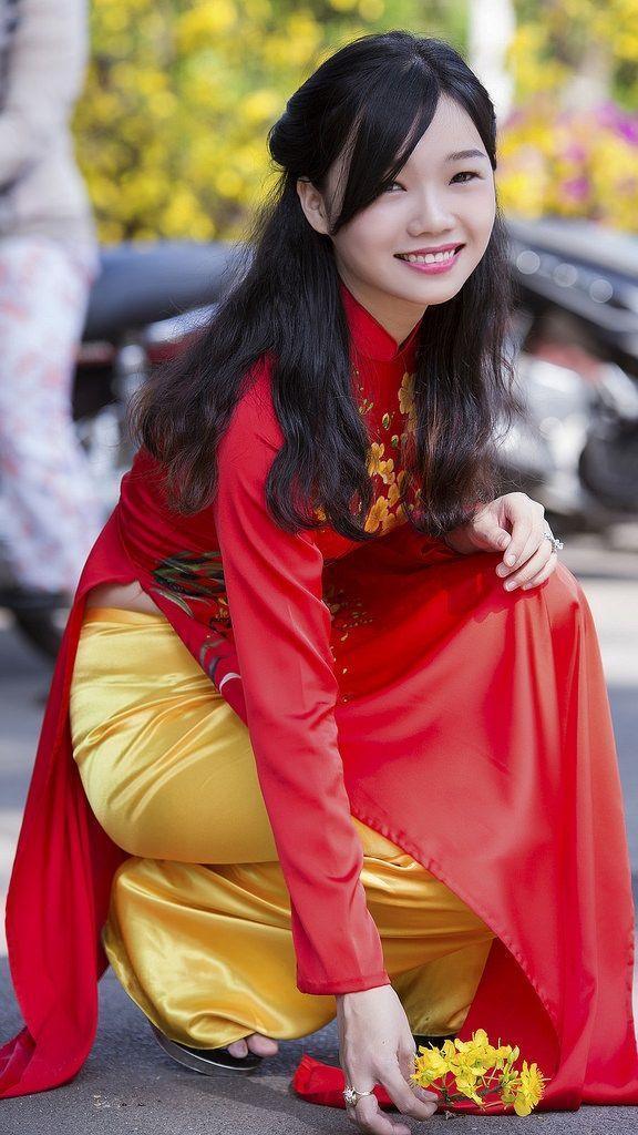 Ảnh nữ xinh đeo kính trong bộ trang phục đẹp