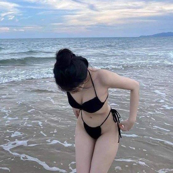 Ảnh gái xinh trong bikini đẹp mùa hè