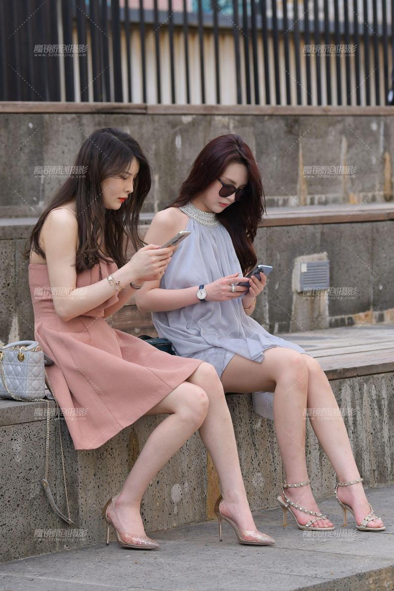 Gái xinh xinh com với ngực to đẹp thời trang