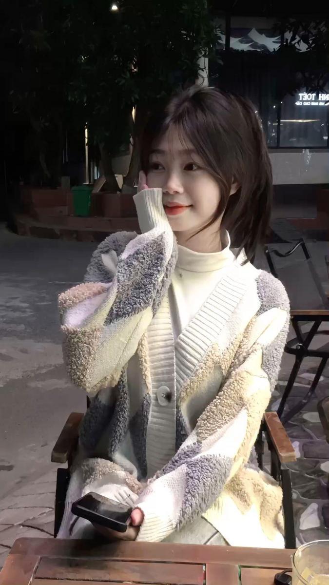 Gái Xinh Váy Trắng