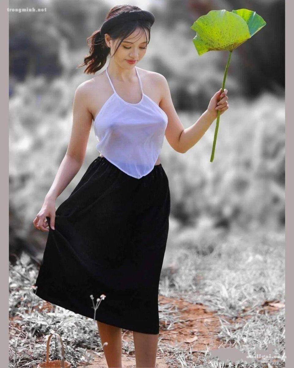 Gái xinh mặc áo yếm đẹp mùa hè