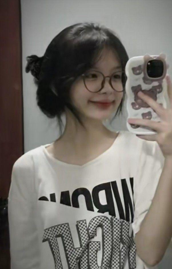 Ảnh gái xinh tây trong áo ngực mới