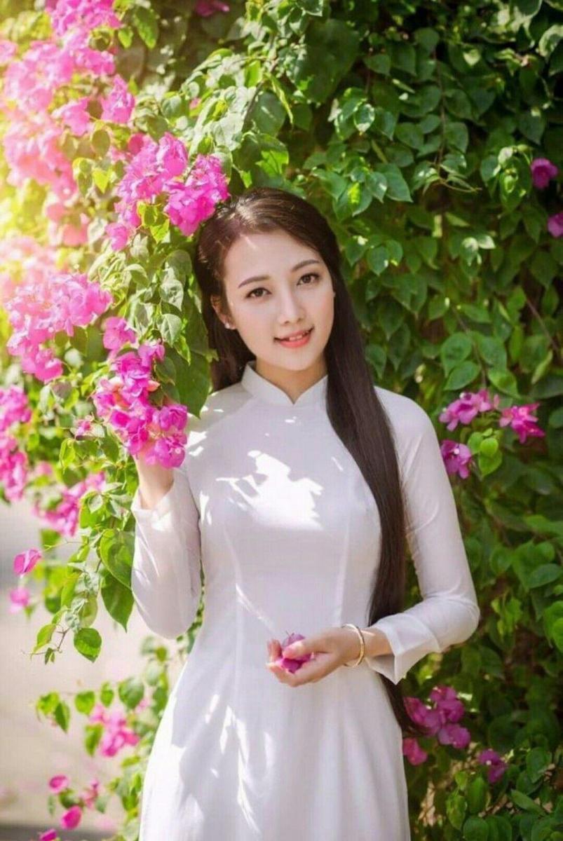 Gái xinh photo trong áo sắc đẹp hồng