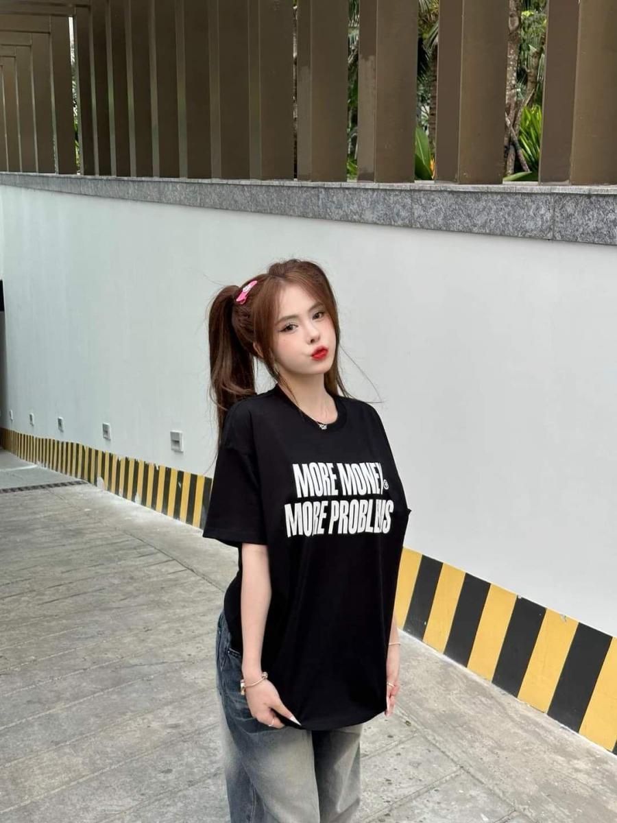 Hình gái xinh k2 trong thời trang áo thun năng động