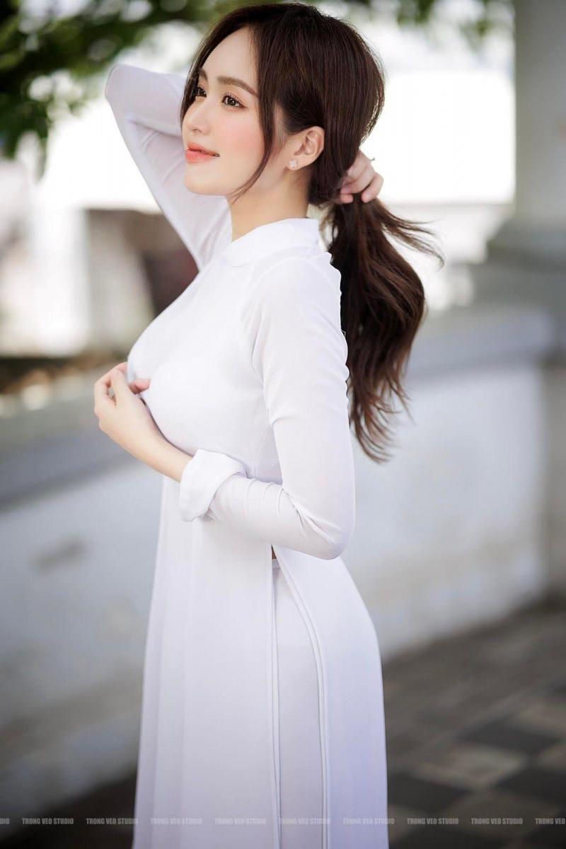 Ảnh cute xinh của gái nóng trong áo vải sắc đẹp
