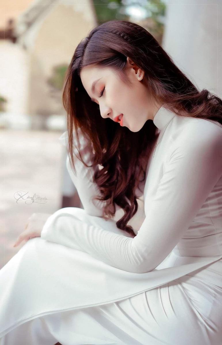 Ảnh gái xinh ngực to tay áo vải sắc đẹp