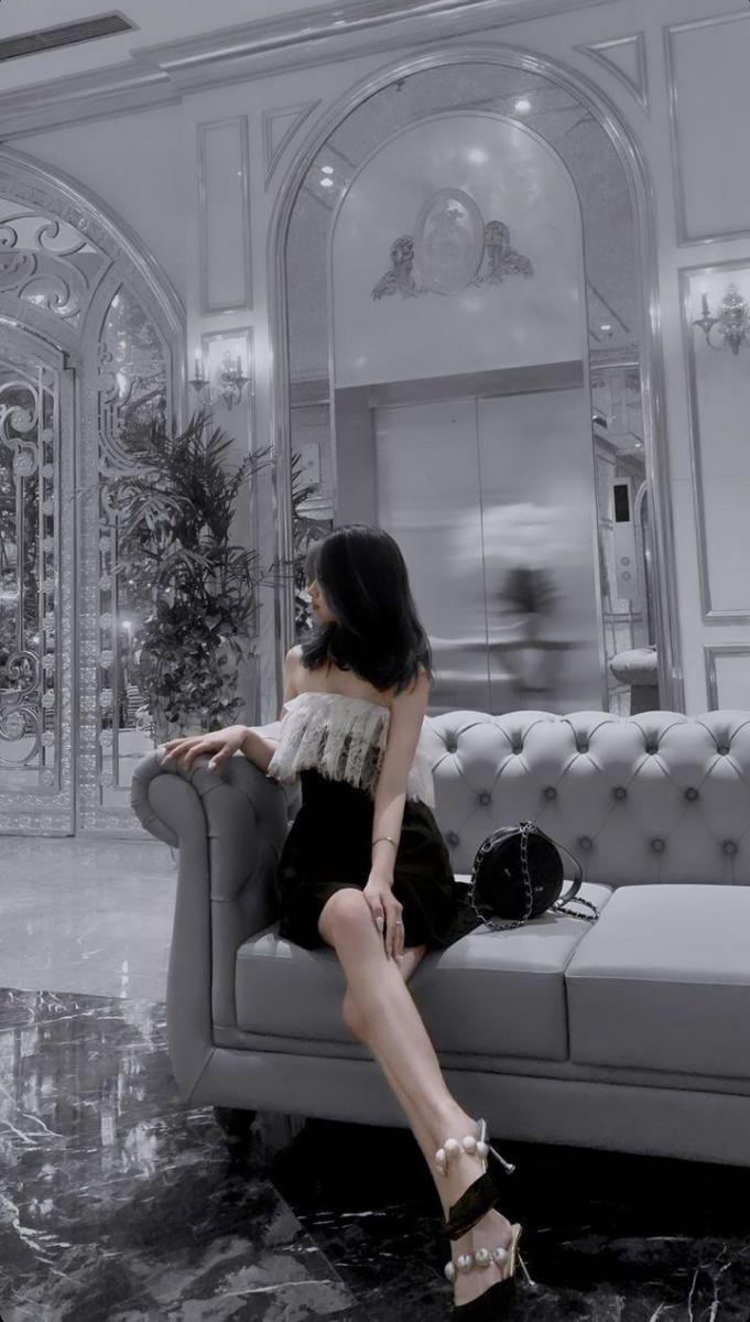 Gái xinh sexy diện nội y đi tắm thật quyến rũ