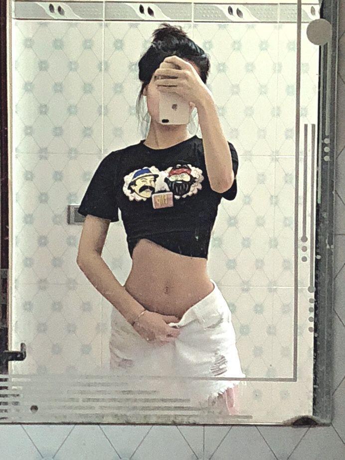 Gái xinh diện top thời trang áo crop