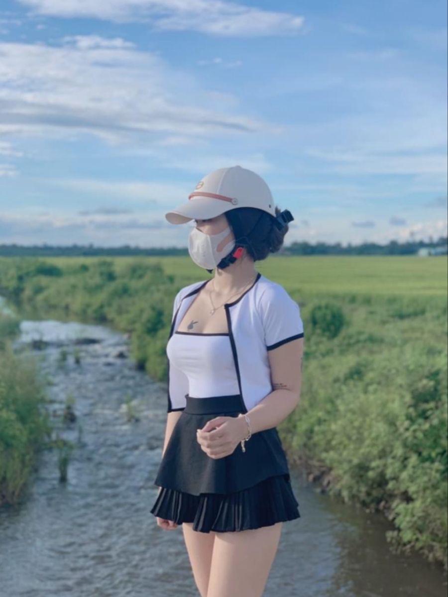 Gái xinh fan MU khoe dáng nuột nà