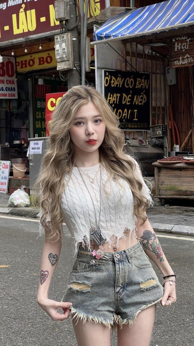 Gái Xinh Đeo Kính Ngầu, Sexy Gái Đẹp Và Vú Gái