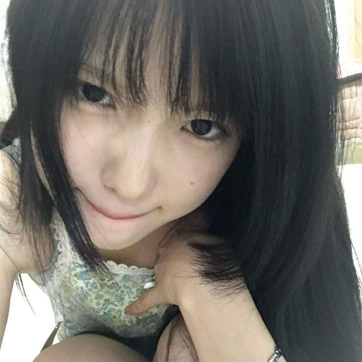 Gái Xinh Ngực To, Tóc Cam