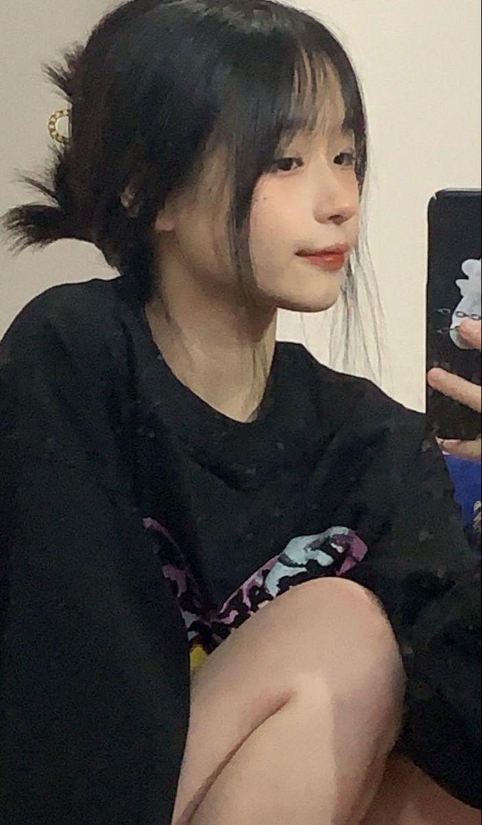 Ảnh gái cute tóc ngắn và đẹp chân dài