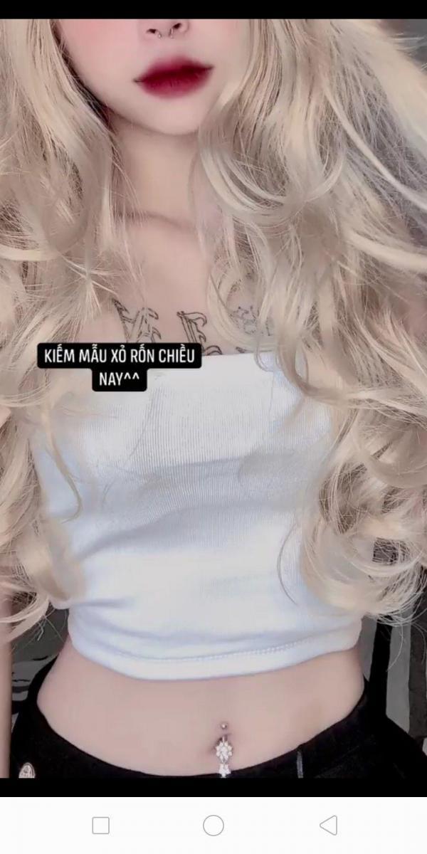 Gái Xinh Ngực To Tóc Giả