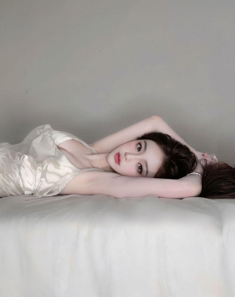Ảnh gái cute xinh với ngực to và tóc mới