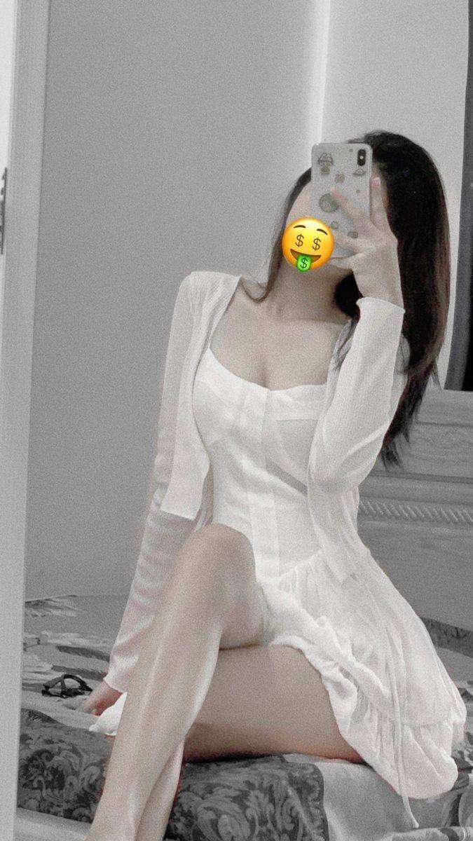 Ảnh Gái Xinh Đùi To Trắng Vải Dùi