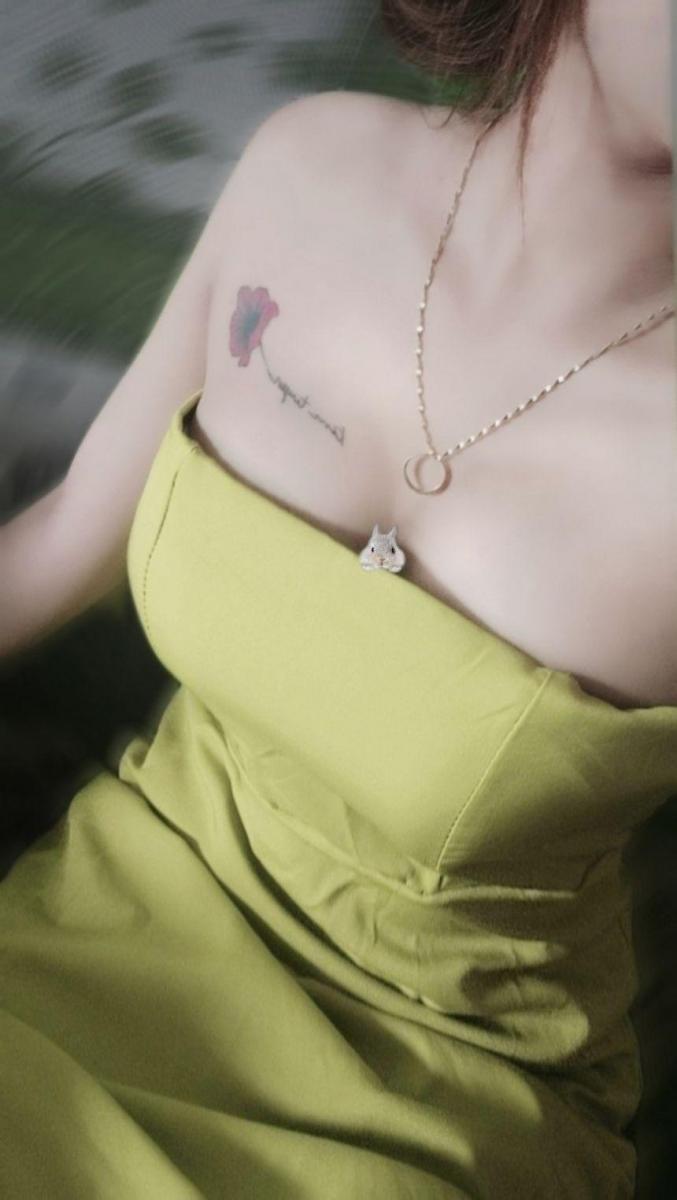 Gái đẹp gái xinh trong bộ trang sức lấp lánh