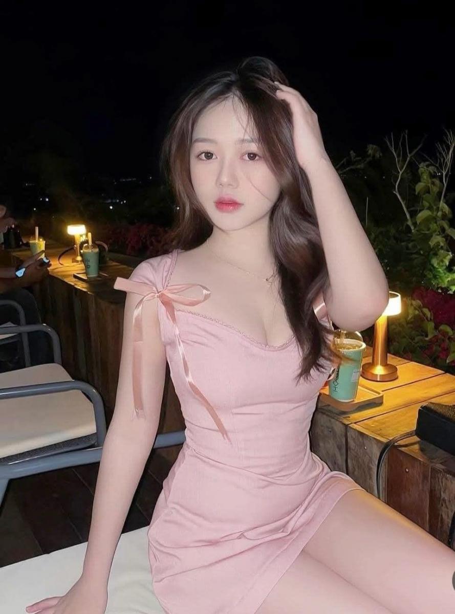 Ảnh gái xinh Hàn đẹp ngực to vai sắc