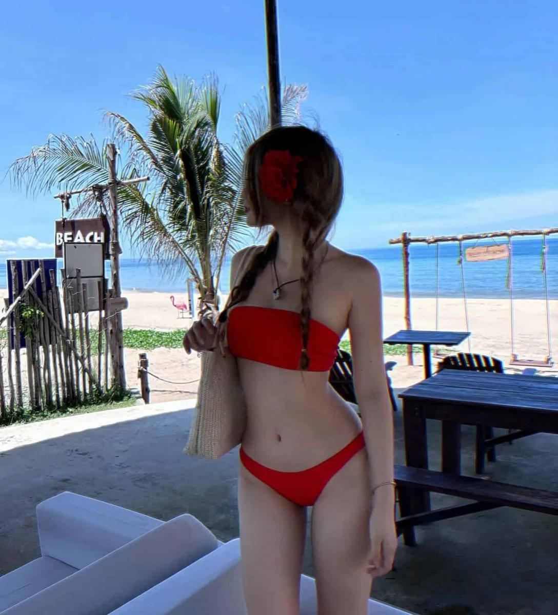 Gái xinh 2k1 và 2k3 trong bộ bikini đẹp 2024