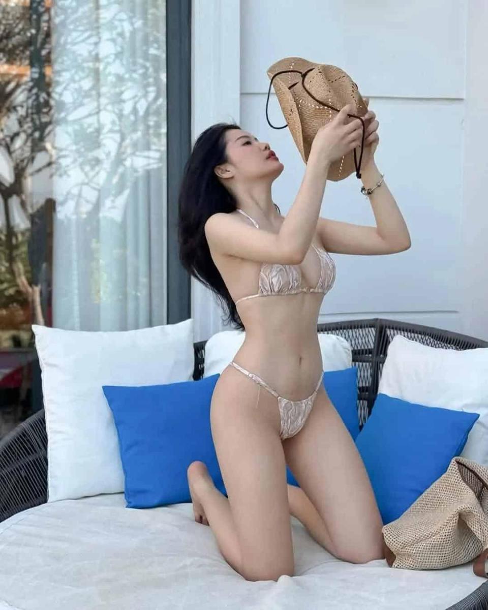 cô gái xinh đẹp trong bộ bikini tuyệt đẹp