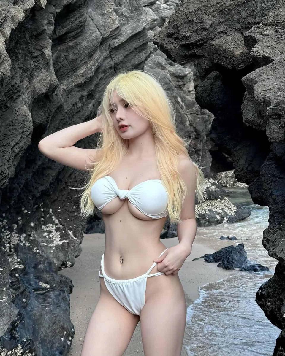 Gái xinh bikini sexy và gợi cảm trong ảnh bikini siêu nhỏ