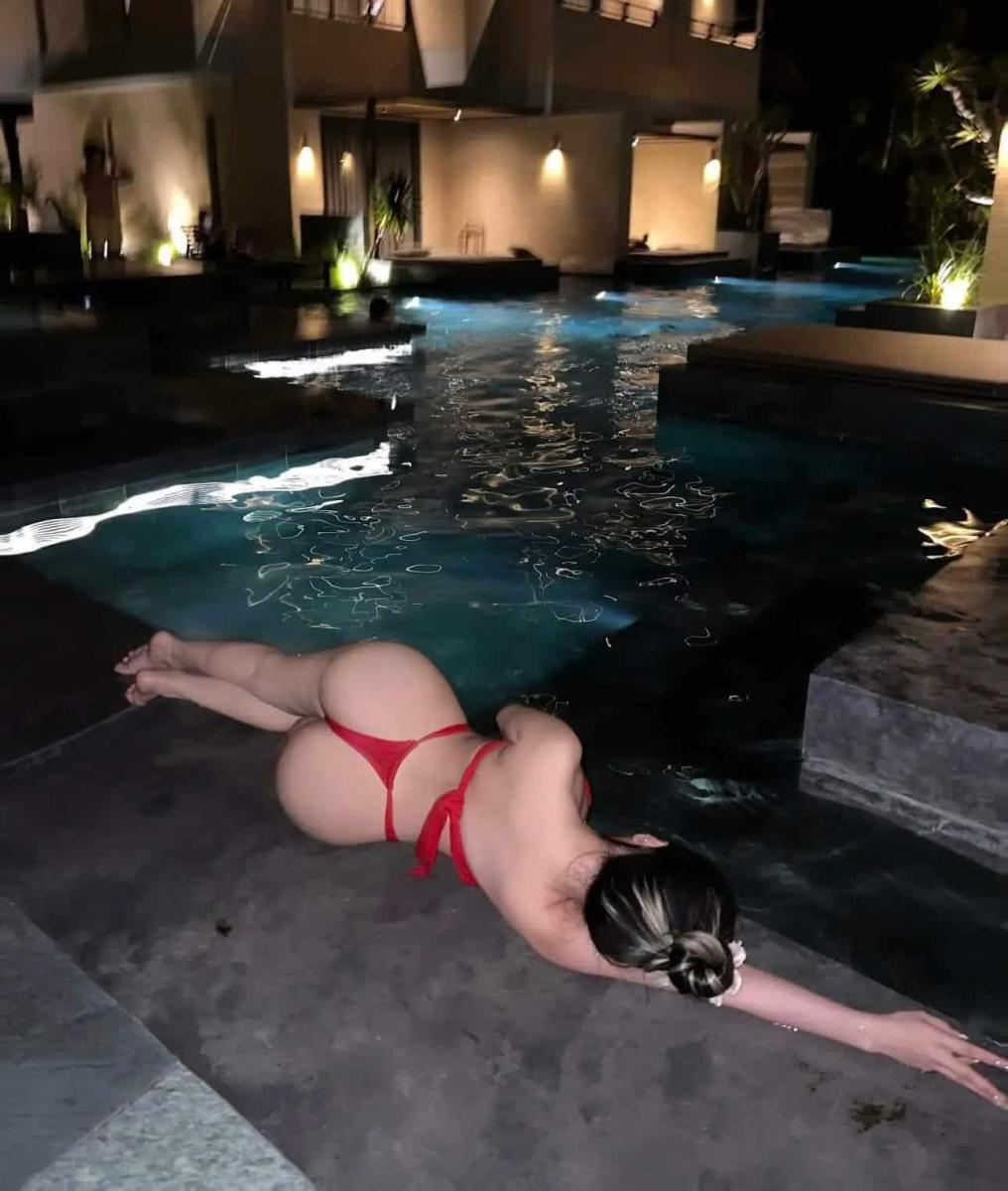 Gái xinh mặc bikini hở bạo trong bộ ảnh đẹp 2025