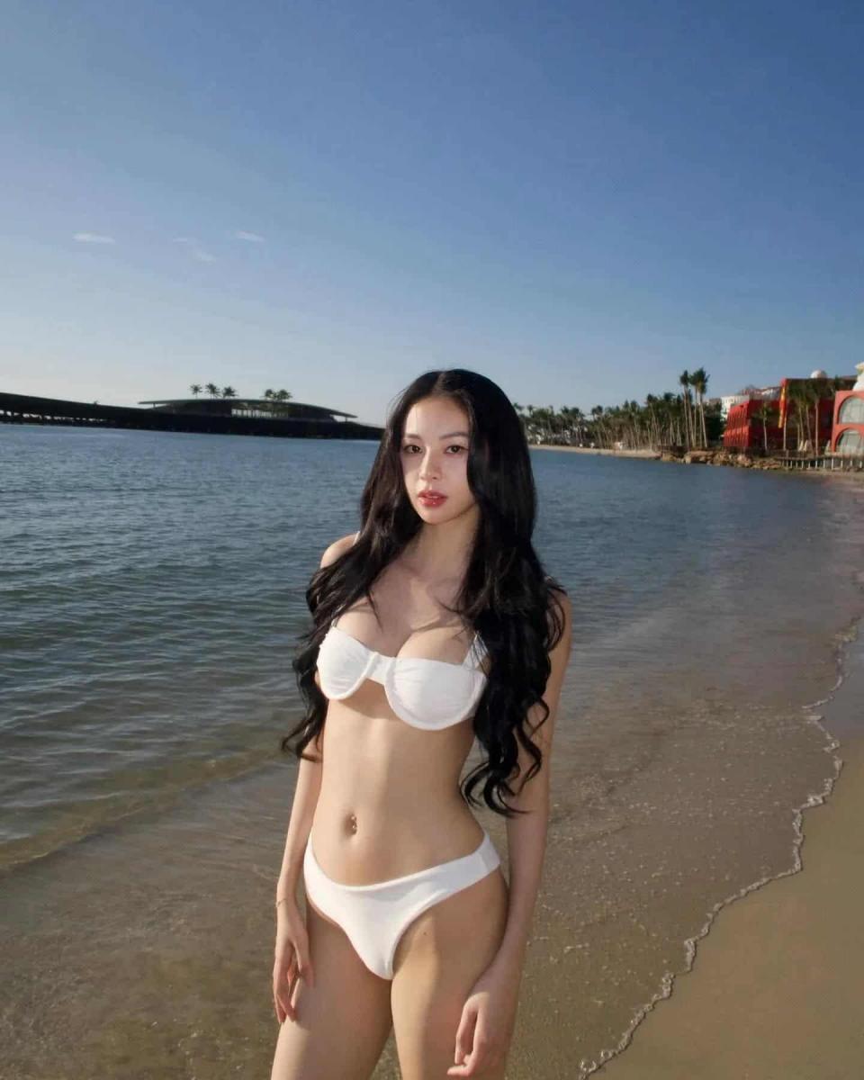 Ảnh gái mặc đồ bikini xinh đẹp 2025