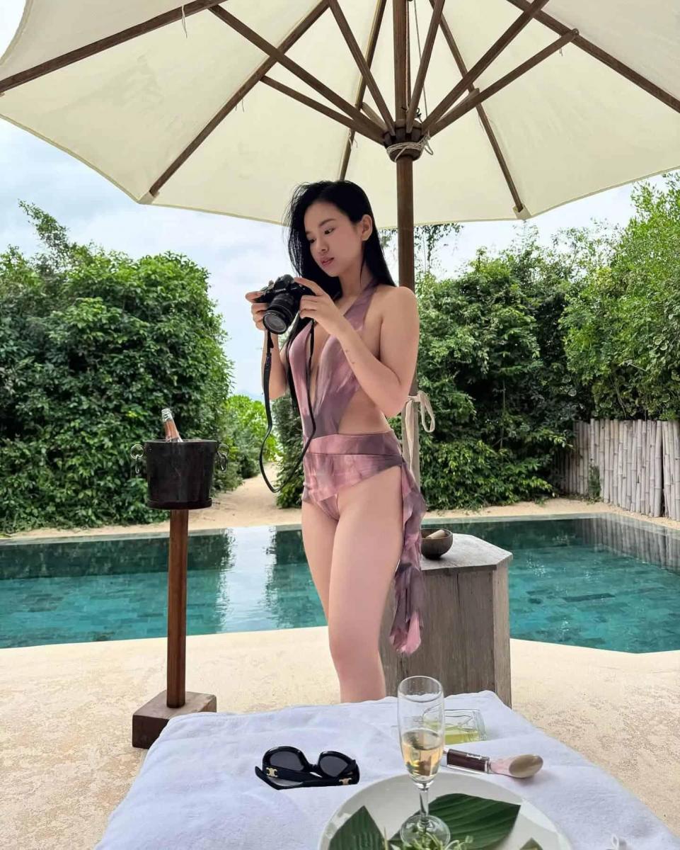 Ảnh gái xinh nằm trong bộ bikini sexy tại Thủy Đường