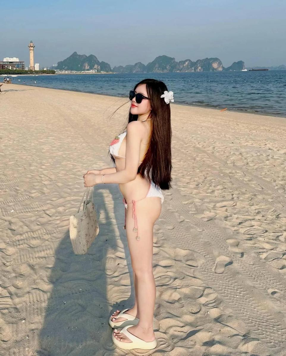 Ảnh gái xinh tắm biển đẹp nhất 2024