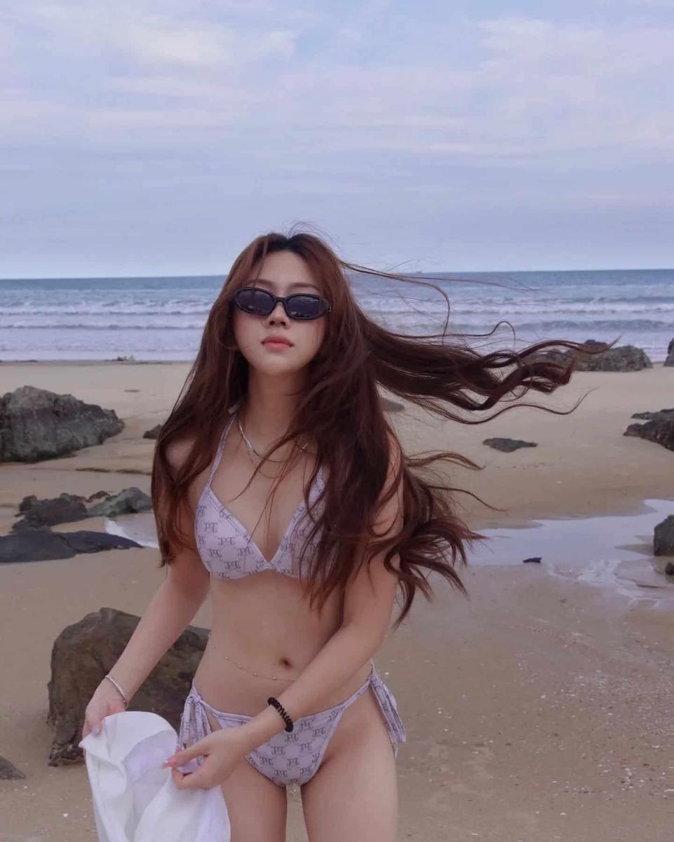 Hình ảnh gái đẹp sexy đi bơi tuyệt đẹp