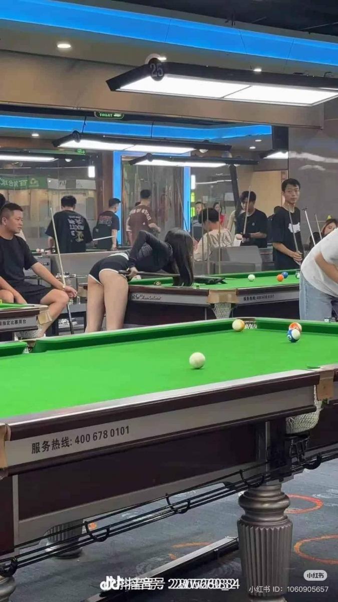 Gái Xinh Nóng Bỏng Đi Chơi Cùng Bida