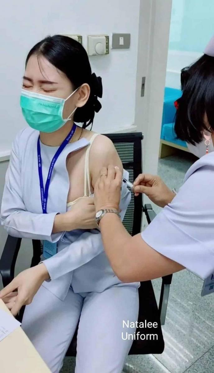 Gái xinh khoe sắc đẹp tại phòng khám 2025